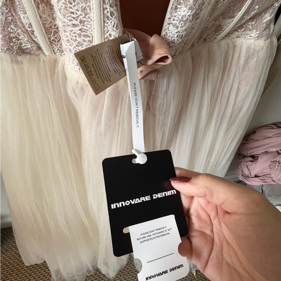 Chic Lace Corset Midi Dress in Cream - Picture 4 of 4